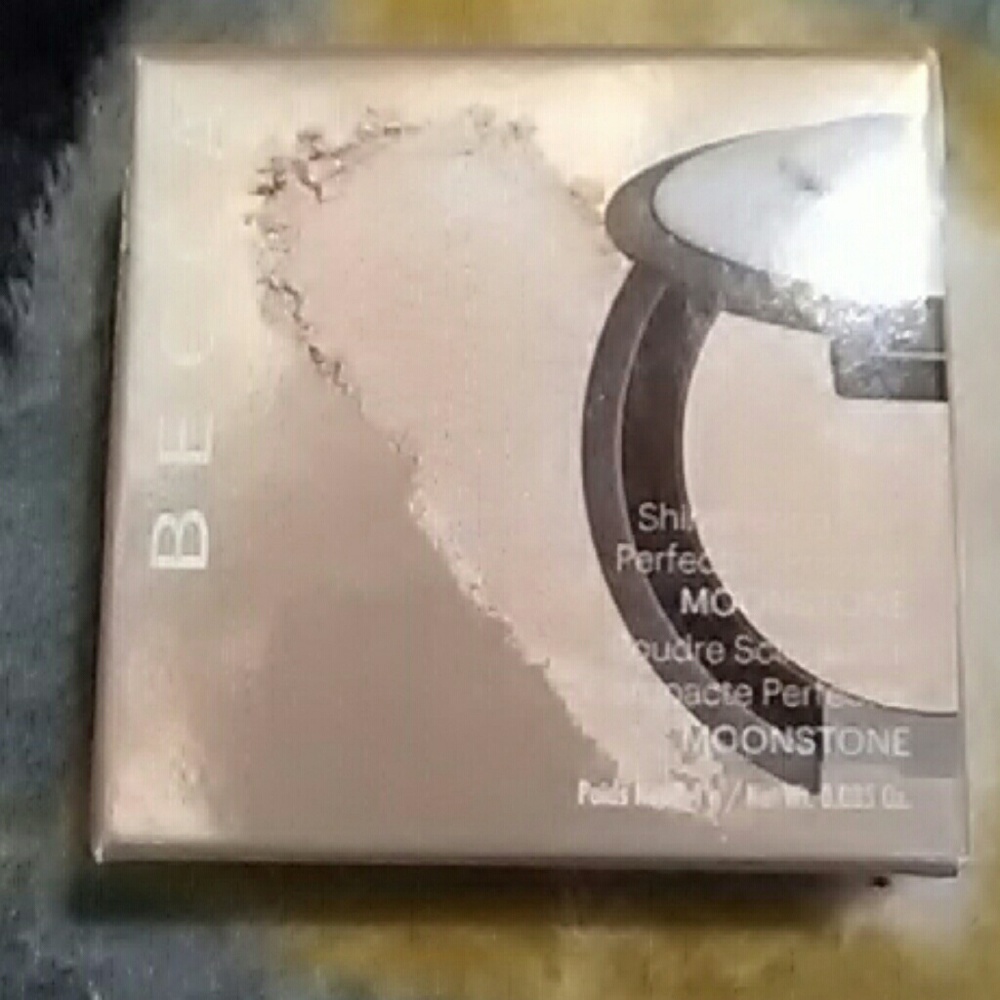 Makeup - Picture 4 of 4
